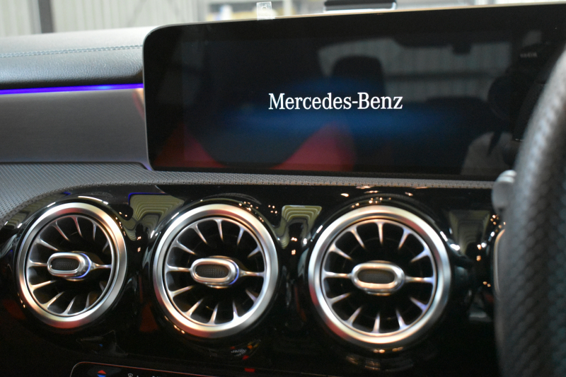 メルセデスベンツ CLAクラス CLA250 4M AMGﾗｲﾝ AMGﾚｻﾞｰｴｸｽｸﾙｰｼﾌﾞ ｱﾄﾞﾊﾞﾝｽﾄﾞ RSP ﾊﾟﾉﾗﾏｻﾝﾙｰﾌ 1ｵｰﾅｰ車両 ﾋｰﾀｰ赤黒革AC C Lﾁｪﾝｼﾞ AMGｴｱﾛ18AW ｷｰGO HUD 対話式ﾅﾋﾞ 360ｶﾒﾗ 2年保証