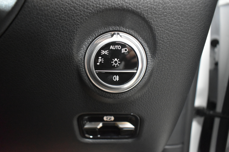 メルセデスベンツ Cクラス C200 4ﾏﾁｯｸ AVG AMGﾗｲﾝ ﾚｻﾞｰｴｸｽｸﾙｰｼﾌﾞ ﾚｰﾀﾞｰｾｰﾌﾃｨP ﾍﾞｰｼｯｸP  新型Cｸﾗｽ ISG搭載　9速 MEｺﾈｸﾄ 1ｵｰﾅｰ ﾊﾟﾉﾗﾏｻﾝﾙｰﾌ ﾋｰﾀｰ黒革 ACC LﾁｪﾝｼﾞA ﾌﾞﾗｲﾝﾄﾞS  AMGｴｱﾛ18AW MBUXﾅﾋﾞ360ｶﾒﾗ 2年保証