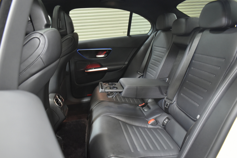 メルセデスベンツ Cクラス C200 4ﾏﾁｯｸ AVG AMGﾗｲﾝ ﾚｻﾞｰｴｸｽｸﾙｰｼﾌﾞ ﾚｰﾀﾞｰｾｰﾌﾃｨP ﾍﾞｰｼｯｸP  新型Cｸﾗｽ ISG搭載　9速 MEｺﾈｸﾄ 1ｵｰﾅｰ ﾊﾟﾉﾗﾏｻﾝﾙｰﾌ ﾋｰﾀｰ黒革 ACC LﾁｪﾝｼﾞA ﾌﾞﾗｲﾝﾄﾞS  AMGｴｱﾛ18AW MBUXﾅﾋﾞ360ｶﾒﾗ 2年保証