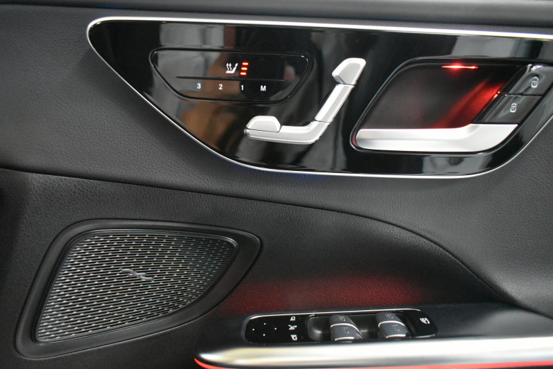 メルセデスベンツ Cクラス C200 4ﾏﾁｯｸ AVG AMGﾗｲﾝ ﾚｻﾞｰｴｸｽｸﾙｰｼﾌﾞ ﾚｰﾀﾞｰｾｰﾌﾃｨP ﾍﾞｰｼｯｸP  新型Cｸﾗｽ ISG搭載　9速 MEｺﾈｸﾄ 1ｵｰﾅｰ ﾊﾟﾉﾗﾏｻﾝﾙｰﾌ ﾋｰﾀｰ黒革 ACC LﾁｪﾝｼﾞA ﾌﾞﾗｲﾝﾄﾞS  AMGｴｱﾛ18AW MBUXﾅﾋﾞ360ｶﾒﾗ 2年保証