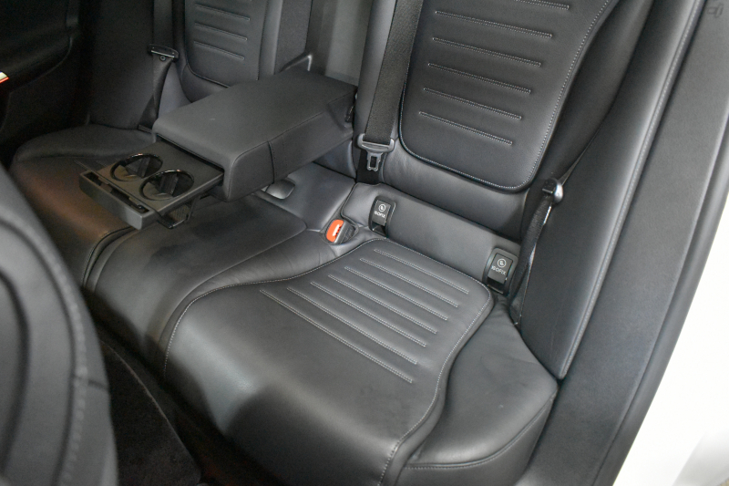 メルセデスベンツ Cクラス C200 4ﾏﾁｯｸ AVG AMGﾗｲﾝ ﾚｻﾞｰｴｸｽｸﾙｰｼﾌﾞ ﾚｰﾀﾞｰｾｰﾌﾃｨP ﾍﾞｰｼｯｸP  新型Cｸﾗｽ ISG搭載　9速 MEｺﾈｸﾄ 1ｵｰﾅｰ ﾊﾟﾉﾗﾏｻﾝﾙｰﾌ ﾋｰﾀｰ黒革 ACC LﾁｪﾝｼﾞA ﾌﾞﾗｲﾝﾄﾞS  AMGｴｱﾛ18AW MBUXﾅﾋﾞ360ｶﾒﾗ 2年保証