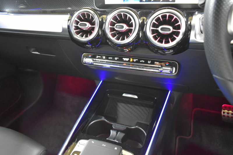 メルセデスベンツ GLB GLB250 4ﾏﾁｯｸ ｽﾎﾟｰﾂ AMGﾗｲﾝ ﾅｲﾄP ﾚｰﾀﾞｰｾｰﾌﾃｨP 黒革 AMGｴｱﾛ20AW MBUXﾅﾋﾞTV 360ｶﾒﾗ ﾃﾞｨｽﾄﾛﾆｯｸ ﾌﾞﾗｲﾝﾄﾞｽﾎﾟｯﾄ ﾚｰﾝｷｰﾌﾟ ｷｰﾚｽGO ﾌｯﾄｹﾞｰﾄ ﾜｲﾔﾚｽﾁｬｰｼﾞ ﾏﾙﾁｶﾗｰｱﾝﾋﾞｴﾝﾄ 3列ｼｰﾄ7人乗 2年保証