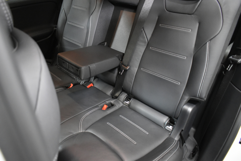 メルセデスベンツ GLB GLB250 4ﾏﾁｯｸ ｽﾎﾟｰﾂ AMGﾗｲﾝ ﾅｲﾄP ﾚｰﾀﾞｰｾｰﾌﾃｨP 黒革 AMGｴｱﾛ20AW MBUXﾅﾋﾞTV 360ｶﾒﾗ ﾃﾞｨｽﾄﾛﾆｯｸ ﾌﾞﾗｲﾝﾄﾞｽﾎﾟｯﾄ ﾚｰﾝｷｰﾌﾟ ｷｰﾚｽGO ﾌｯﾄｹﾞｰﾄ ﾜｲﾔﾚｽﾁｬｰｼﾞ ﾏﾙﾁｶﾗｰｱﾝﾋﾞｴﾝﾄ 3列ｼｰﾄ7人乗 2年保証