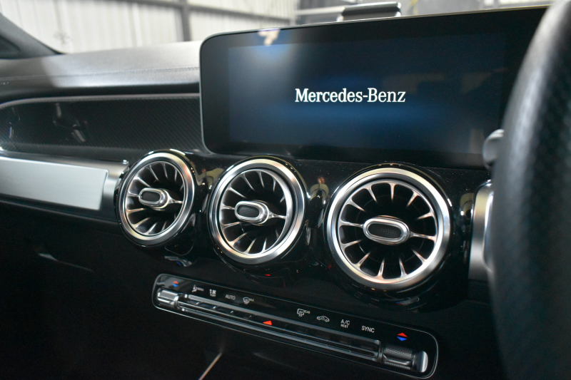 メルセデスベンツ GLB GLB250 4ﾏﾁｯｸ ｽﾎﾟｰﾂ AMGﾗｲﾝ ﾅｲﾄP ﾚｰﾀﾞｰｾｰﾌﾃｨP 黒革 AMGｴｱﾛ20AW MBUXﾅﾋﾞTV 360ｶﾒﾗ ﾃﾞｨｽﾄﾛﾆｯｸ ﾌﾞﾗｲﾝﾄﾞｽﾎﾟｯﾄ ﾚｰﾝｷｰﾌﾟ ｷｰﾚｽGO ﾌｯﾄｹﾞｰﾄ ﾜｲﾔﾚｽﾁｬｰｼﾞ ﾏﾙﾁｶﾗｰｱﾝﾋﾞｴﾝﾄ 3列ｼｰﾄ7人乗 2年保証