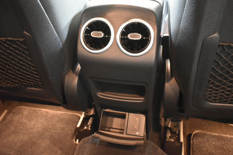 メルセデスベンツ GLB GLB250 4ﾏﾁｯｸ ｽﾎﾟｰﾂ AMGﾗｲﾝ ﾅｲﾄP ﾚｰﾀﾞｰｾｰﾌﾃｨP 黒革 AMGｴｱﾛ20AW MBUXﾅﾋﾞTV 360ｶﾒﾗ ﾃﾞｨｽﾄﾛﾆｯｸ ﾌﾞﾗｲﾝﾄﾞｽﾎﾟｯﾄ ﾚｰﾝｷｰﾌﾟ ｷｰﾚｽGO ﾌｯﾄｹﾞｰﾄ ﾜｲﾔﾚｽﾁｬｰｼﾞ ﾏﾙﾁｶﾗｰｱﾝﾋﾞｴﾝﾄ 3列ｼｰﾄ7人乗 2年保証