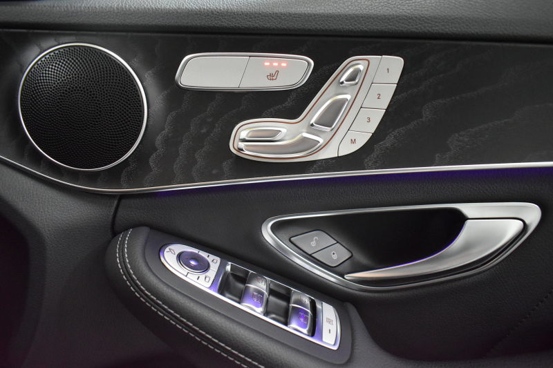 メルセデスベンツ Cクラス C220d AVG AMGﾗｲﾝ  RSP 後期型  ﾃﾞｨｰｾﾞﾙﾀｰﾎﾞ194馬力 燃費18.9km MEｺﾈ 9速 ﾋｰﾀｰ黒革 ﾃﾞｨｽﾄﾛ BSM LﾁｪﾝｼﾞAMGｴｱﾛ18AW ｷｰGO PTS 地ﾃﾞｼﾞﾅﾋﾞBｶﾒ 2年保証