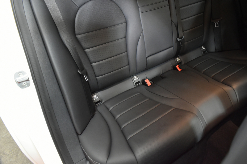 メルセデスベンツ Cクラス C220d AVG AMGﾗｲﾝ  RSP 後期型  ﾃﾞｨｰｾﾞﾙﾀｰﾎﾞ194馬力 燃費18.9km MEｺﾈ 9速 ﾋｰﾀｰ黒革 ﾃﾞｨｽﾄﾛ BSM LﾁｪﾝｼﾞAMGｴｱﾛ18AW ｷｰGO PTS 地ﾃﾞｼﾞﾅﾋﾞBｶﾒ 2年保証