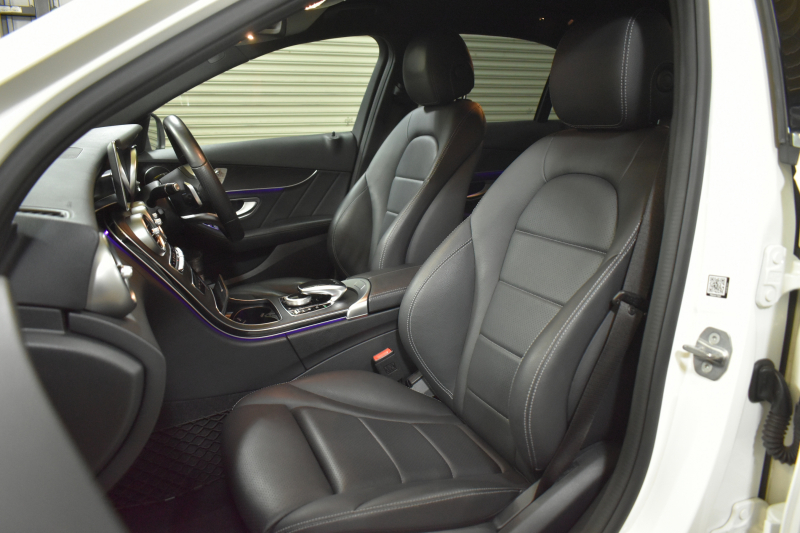 メルセデスベンツ Cクラス C220d AVG AMGﾗｲﾝ  RSP 後期型  ﾃﾞｨｰｾﾞﾙﾀｰﾎﾞ194馬力 燃費18.9km MEｺﾈ 9速 ﾋｰﾀｰ黒革 ﾃﾞｨｽﾄﾛ BSM LﾁｪﾝｼﾞAMGｴｱﾛ18AW ｷｰGO PTS 地ﾃﾞｼﾞﾅﾋﾞBｶﾒ 2年保証