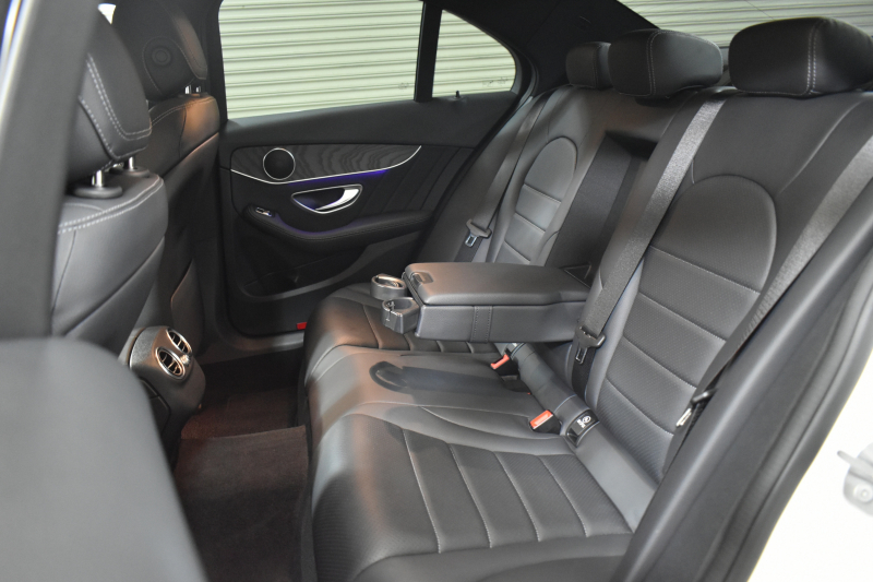 メルセデスベンツ Cクラス C220d AVG AMGﾗｲﾝ  RSP 後期型  ﾃﾞｨｰｾﾞﾙﾀｰﾎﾞ194馬力 燃費18.9km MEｺﾈ 9速 ﾋｰﾀｰ黒革 ﾃﾞｨｽﾄﾛ BSM LﾁｪﾝｼﾞAMGｴｱﾛ18AW ｷｰGO PTS 地ﾃﾞｼﾞﾅﾋﾞBｶﾒ 2年保証