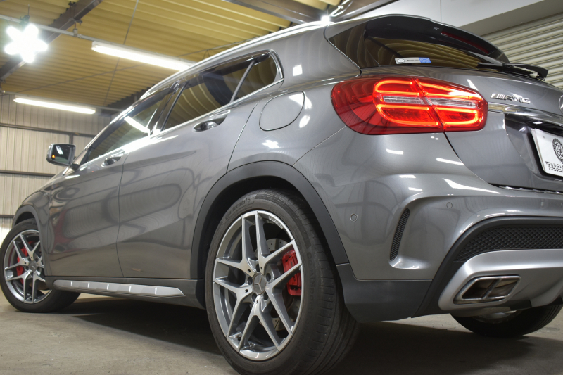 メルセデスベンツ GLA GLA45 4ﾏﾁｯｸ ﾚｰﾀﾞｰｾｰﾌﾃｨP 高出力ｴﾝｼﾞﾝ360馬力  ﾋｰﾀｰ黒革 ﾃﾞｨｽﾄﾛﾆｯｸﾌﾟﾗｽ ﾌﾞﾗｲﾝｯﾄﾞｽﾎﾟｯﾄ ﾚｰﾝｷｰﾌﾟ AMGｴｱﾛ19AW ｷｰﾚｽGO ﾏﾙﾁｶﾗｰｱﾝﾋﾞｴﾝﾄ 地デジBｶﾒﾗ ﾊﾟｰｸﾄﾛﾆｯｸ 2年保証