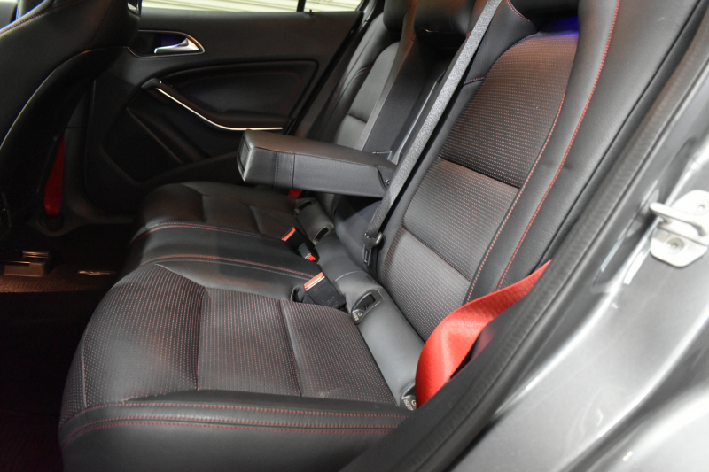 メルセデスベンツ GLA GLA45 4ﾏﾁｯｸ ﾚｰﾀﾞｰｾｰﾌﾃｨP 高出力ｴﾝｼﾞﾝ360馬力  ﾋｰﾀｰ黒革 ﾃﾞｨｽﾄﾛﾆｯｸﾌﾟﾗｽ ﾌﾞﾗｲﾝｯﾄﾞｽﾎﾟｯﾄ ﾚｰﾝｷｰﾌﾟ AMGｴｱﾛ19AW ｷｰﾚｽGO ﾏﾙﾁｶﾗｰｱﾝﾋﾞｴﾝﾄ 地デジBｶﾒﾗ ﾊﾟｰｸﾄﾛﾆｯｸ 2年保証