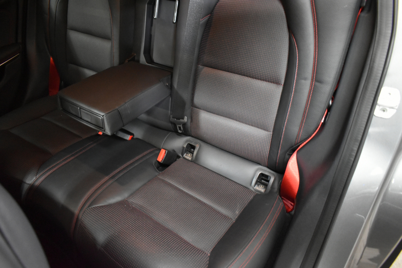 メルセデスベンツ GLA GLA45 4ﾏﾁｯｸ ﾚｰﾀﾞｰｾｰﾌﾃｨP 高出力ｴﾝｼﾞﾝ360馬力  ﾋｰﾀｰ黒革 ﾃﾞｨｽﾄﾛﾆｯｸﾌﾟﾗｽ ﾌﾞﾗｲﾝｯﾄﾞｽﾎﾟｯﾄ ﾚｰﾝｷｰﾌﾟ AMGｴｱﾛ19AW ｷｰﾚｽGO ﾏﾙﾁｶﾗｰｱﾝﾋﾞｴﾝﾄ 地デジBｶﾒﾗ ﾊﾟｰｸﾄﾛﾆｯｸ 2年保証