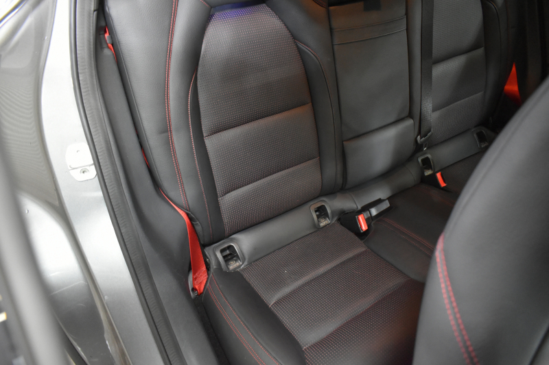 メルセデスベンツ GLA GLA45 4ﾏﾁｯｸ ﾚｰﾀﾞｰｾｰﾌﾃｨP 高出力ｴﾝｼﾞﾝ360馬力  ﾋｰﾀｰ黒革 ﾃﾞｨｽﾄﾛﾆｯｸﾌﾟﾗｽ ﾌﾞﾗｲﾝｯﾄﾞｽﾎﾟｯﾄ ﾚｰﾝｷｰﾌﾟ AMGｴｱﾛ19AW ｷｰﾚｽGO ﾏﾙﾁｶﾗｰｱﾝﾋﾞｴﾝﾄ 地デジBｶﾒﾗ ﾊﾟｰｸﾄﾛﾆｯｸ 2年保証