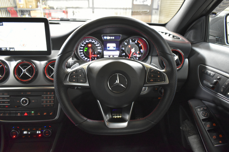 メルセデスベンツ GLA GLA45 4ﾏﾁｯｸ ﾚｰﾀﾞｰｾｰﾌﾃｨP 高出力ｴﾝｼﾞﾝ360馬力  ﾋｰﾀｰ黒革 ﾃﾞｨｽﾄﾛﾆｯｸﾌﾟﾗｽ ﾌﾞﾗｲﾝｯﾄﾞｽﾎﾟｯﾄ ﾚｰﾝｷｰﾌﾟ AMGｴｱﾛ19AW ｷｰﾚｽGO ﾏﾙﾁｶﾗｰｱﾝﾋﾞｴﾝﾄ 地デジBｶﾒﾗ ﾊﾟｰｸﾄﾛﾆｯｸ 2年保証