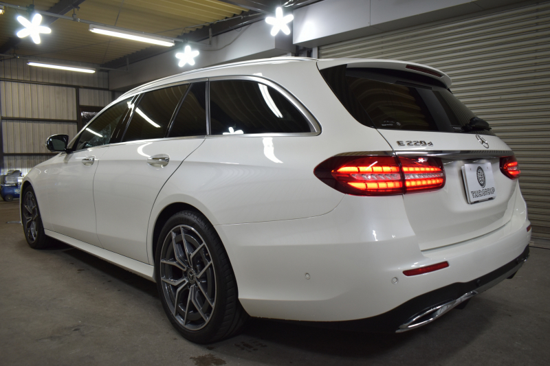 メルセデスベンツ Eクラス E220dﾜｺﾞﾝ ｽﾎﾟｰﾂ ｴｸｽｸﾙｰｼﾌﾞP AMGﾗｲﾝｲﾝﾃﾘｱP ﾚｰﾀﾞｰｾｰﾌﾃｨP 後期型 ﾊﾟﾉﾗﾏｻﾝﾙｰﾌ 全席ﾋｰﾀｰ黒革 ﾌﾞﾙﾒｽﾀｰ HUD ﾃﾞｨｽﾄﾛ BSM Lﾁｪﾝｼﾞ AMGｴｱﾛ19AW MBUXﾅﾋﾞTV 360ｶﾒﾗ ｷｰﾚｽｺﾞｰ  ﾏﾙﾁｶﾗｰｱﾝﾋﾞｴﾝﾄ 2年保証