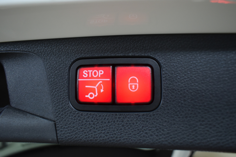 メルセデスベンツ Eクラス E220dﾜｺﾞﾝ ｽﾎﾟｰﾂ ｴｸｽｸﾙｰｼﾌﾞP AMGﾗｲﾝｲﾝﾃﾘｱP ﾚｰﾀﾞｰｾｰﾌﾃｨP 後期型 ﾊﾟﾉﾗﾏｻﾝﾙｰﾌ 全席ﾋｰﾀｰ黒革 ﾌﾞﾙﾒｽﾀｰ HUD ﾃﾞｨｽﾄﾛ BSM Lﾁｪﾝｼﾞ AMGｴｱﾛ19AW MBUXﾅﾋﾞTV 360ｶﾒﾗ ｷｰﾚｽｺﾞｰ  ﾏﾙﾁｶﾗｰｱﾝﾋﾞｴﾝﾄ 2年保証