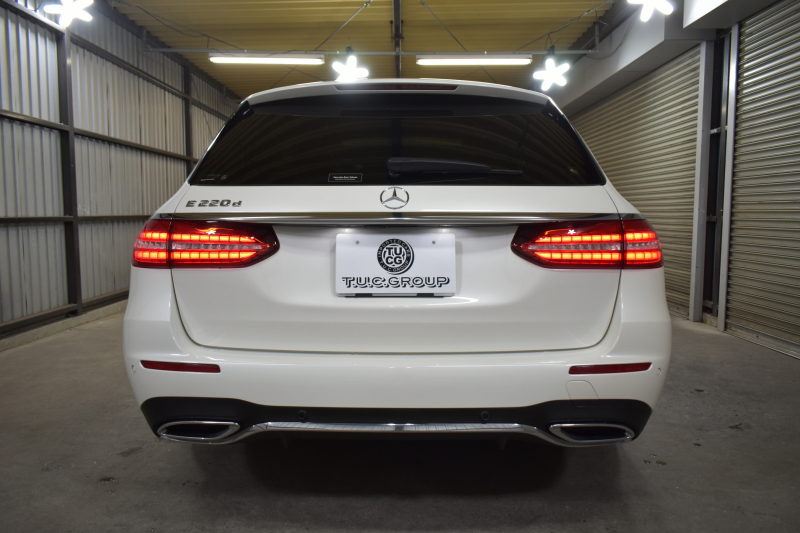 メルセデスベンツ Eクラス E220dﾜｺﾞﾝ ｽﾎﾟｰﾂ ｴｸｽｸﾙｰｼﾌﾞP AMGﾗｲﾝｲﾝﾃﾘｱP ﾚｰﾀﾞｰｾｰﾌﾃｨP 後期型 ﾊﾟﾉﾗﾏｻﾝﾙｰﾌ 全席ﾋｰﾀｰ黒革 ﾌﾞﾙﾒｽﾀｰ HUD ﾃﾞｨｽﾄﾛ BSM Lﾁｪﾝｼﾞ AMGｴｱﾛ19AW MBUXﾅﾋﾞTV 360ｶﾒﾗ ｷｰﾚｽｺﾞｰ  ﾏﾙﾁｶﾗｰｱﾝﾋﾞｴﾝﾄ 2年保証