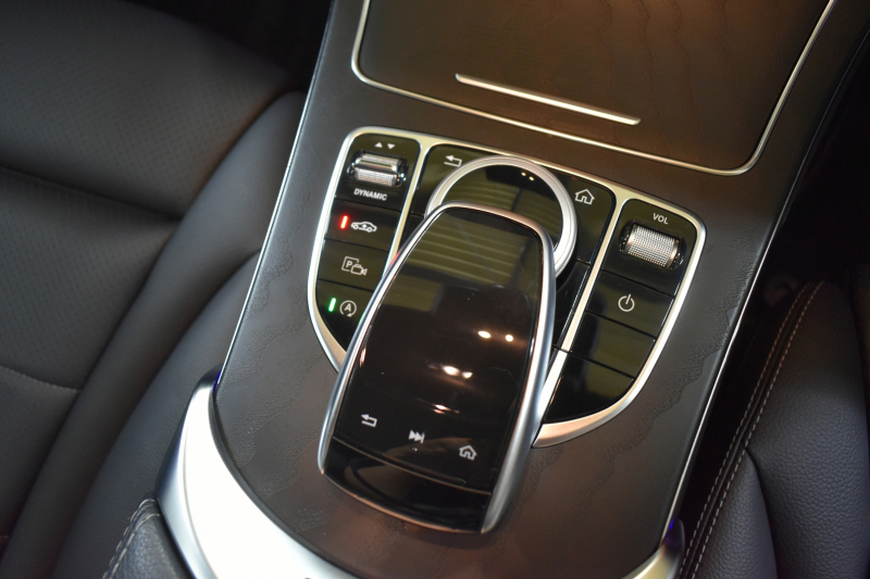 メルセデスベンツ Cクラス C220dﾜｺﾞﾝ AVG AMGﾗｲﾝ ﾚｰﾀﾞｰｾｰﾌﾃｨP 後期型 ﾃﾞｨｰｾﾞﾙ 194馬力/燃費18.9 MEｺﾈ 9速 ﾋｰﾀｰ黒革 ﾃﾞｨｽﾄﾛ BSM Lﾁｪﾝｼﾞ AMGｴｱﾛ18AW ｷｰﾚｽGO PTS 液晶ﾒｰﾀｰ HUD 電動ﾄﾗﾝｸ 誤発進 地ﾃﾞｼﾞﾅﾋﾞBｶﾒﾗ 2年保証