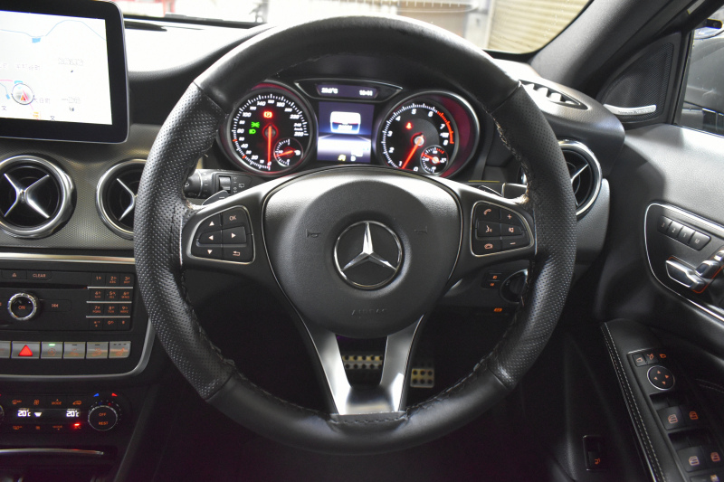 メルセデスベンツ GLA GLA220 4M ﾌﾟﾚﾐｱﾑP ﾚｰﾀﾞｰｾｰﾌﾃｨP 後期 4WD ﾊﾟﾉﾗﾏｻﾝﾙｰﾌ ﾊｰﾏﾝｶｰﾄﾞﾝｻｳﾝﾄﾞ ﾏﾙﾁｶﾗｰｱﾝﾋﾞｴﾝﾄ 革 ﾅﾋﾞTV ﾃﾞｨｽﾄﾛ ﾌﾞﾗｲﾝﾄﾞS ﾚｰﾝｷｰﾌﾟ ﾌｯﾄｹﾞｰﾄ ﾊﾞｯｸｶﾒﾗ ｷｰﾚｽｺﾞｰ 2年保証