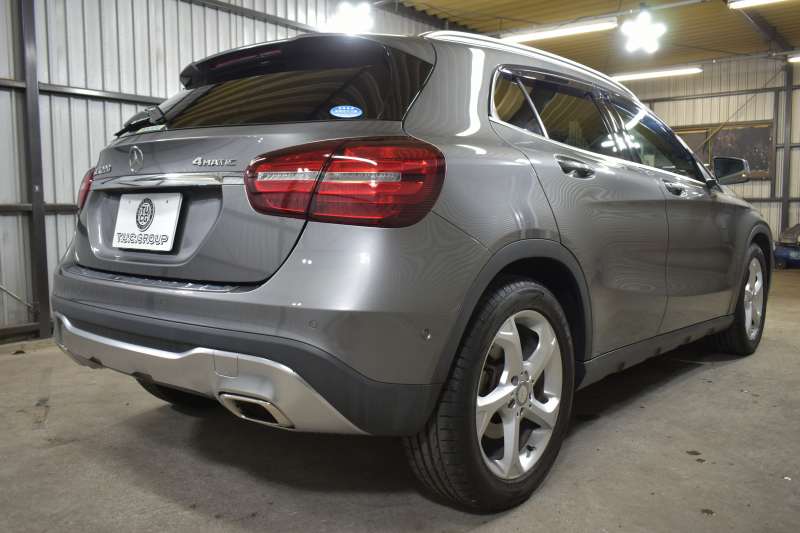 メルセデスベンツ GLA GLA220 4M ﾌﾟﾚﾐｱﾑP ﾚｰﾀﾞｰｾｰﾌﾃｨP 後期 4WD ﾊﾟﾉﾗﾏｻﾝﾙｰﾌ ﾊｰﾏﾝｶｰﾄﾞﾝｻｳﾝﾄﾞ ﾏﾙﾁｶﾗｰｱﾝﾋﾞｴﾝﾄ 革 ﾅﾋﾞTV ﾃﾞｨｽﾄﾛ ﾌﾞﾗｲﾝﾄﾞS ﾚｰﾝｷｰﾌﾟ ﾌｯﾄｹﾞｰﾄ ﾊﾞｯｸｶﾒﾗ ｷｰﾚｽｺﾞｰ 2年保証