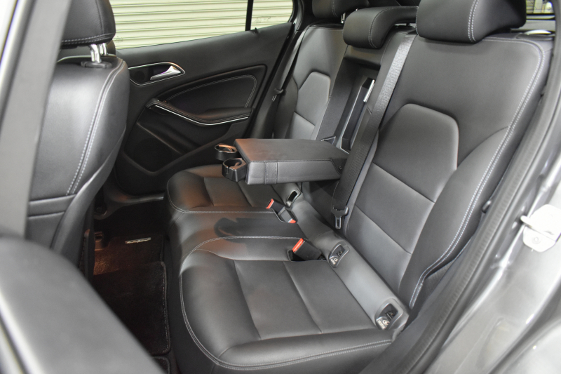 メルセデスベンツ GLA GLA220 4M ﾌﾟﾚﾐｱﾑP ﾚｰﾀﾞｰｾｰﾌﾃｨP 後期 4WD ﾊﾟﾉﾗﾏｻﾝﾙｰﾌ ﾊｰﾏﾝｶｰﾄﾞﾝｻｳﾝﾄﾞ ﾏﾙﾁｶﾗｰｱﾝﾋﾞｴﾝﾄ 革 ﾅﾋﾞTV ﾃﾞｨｽﾄﾛ ﾌﾞﾗｲﾝﾄﾞS ﾚｰﾝｷｰﾌﾟ ﾌｯﾄｹﾞｰﾄ ﾊﾞｯｸｶﾒﾗ ｷｰﾚｽｺﾞｰ 2年保証