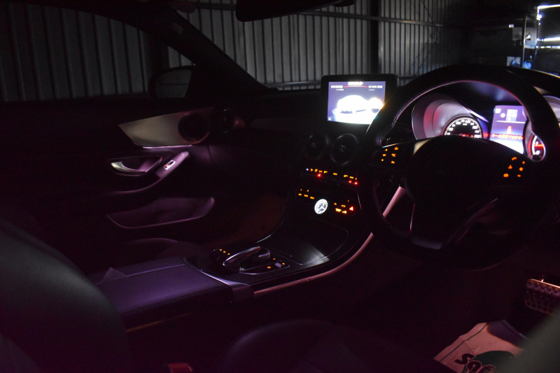 メルセデスベンツ Cクラス C180ｸｰﾍﾟ ｽﾎﾟｰﾂ ﾚｰﾀﾞｰｾｰﾌﾃｨP 燃費14.9km  ﾃﾞｨｽﾄﾛﾆｯｸﾌﾟﾗｽ ﾌﾞﾗｲﾝﾄﾞｽﾎﾟｯﾄｱｼｽﾄ ﾚｰﾝｷｰﾌﾟ ARTICOﾚｻﾞｰｼｰﾄ AMGｴｱﾛ18AW ｷｰﾚｽGo ﾊﾟｰｸﾄﾛ LEDﾍｯﾄﾞﾗｲﾄ 地ﾃﾞｼﾞﾅﾋﾞ Bｶﾒﾗ ﾏﾙﾁｱﾝﾋﾞｴﾝﾄ 2年保証