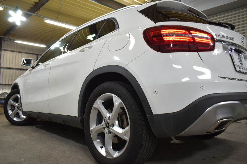 メルセデスベンツ GLA GLA220 4M ﾌﾟﾚﾐｱﾑP ﾚｰﾀﾞｰSP  後期型 1ｵｰﾅｰ  4WD ﾊﾟﾉﾗﾏｻﾝﾙｰﾌ ﾋｰﾀｰ付黒革 ﾊｰﾏﾝｶｰﾄﾞﾝ ﾃﾞｨｽﾄﾛ Bｽﾎﾟｯﾄ 駐車支援 ｷｰﾚｽGO PTS ﾌｯﾄｹﾞｰﾄ 地ﾃﾞｼﾞﾅﾋﾞ Bｶﾒﾗ 18AW 2年保証