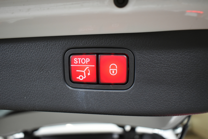 メルセデスベンツ Cクラス C220d 4ﾏﾁｯｸ ｵｰﾙﾃﾚｲﾝ ISG搭載 ﾚｻﾞｰｴｸｽｸﾙｰｼﾌﾞP ﾚｰﾀﾞｰｾｰﾌﾃｨP 1ｵｰﾅｰ ﾊﾟﾉﾗﾏｻﾝﾙｰﾌ 黒革 ARﾅﾋﾞTV ﾍｯﾄﾞｱｯﾌﾟD 360ｶﾒﾗ ﾜｲﾔﾚｽﾁｬｰｼﾞ ﾃﾞｼﾞﾀﾙﾗｲﾄ ﾃﾞｨｽﾄﾛ ﾚｰﾝｷｰﾌﾟ ｵｰﾄﾃｰﾙｹﾞｰﾄ ｷｰﾚｽｺﾞｰ 2年保証