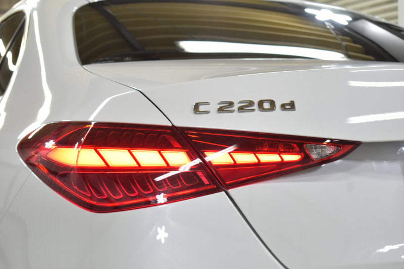 メルセデスベンツ Cクラス C220d AVG AMGﾗｲﾝ ﾚｻﾞｰｴｸｽｸﾙｰｼﾌﾞ ﾍﾞｰｼｯｸP ﾚｰﾀﾞｰｾｰﾌﾃｨP  ISG搭載 ﾊﾟﾉﾗﾏｻﾝﾙｰﾌ ﾋｰﾀｰ黒革  ACC BSM Lﾁｪﾝｼﾞ AMGｴｱﾛ18AW 電動ﾄﾗﾝｸ ﾍｯﾄﾞｱｯﾌﾟD ｷｰﾚｽGO MBUXﾅﾋﾞ360ｶﾒﾗ 2年保証