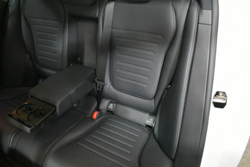 メルセデスベンツ Cクラス C220d AVG AMGﾗｲﾝ ﾚｻﾞｰｴｸｽｸﾙｰｼﾌﾞ ﾍﾞｰｼｯｸP ﾚｰﾀﾞｰｾｰﾌﾃｨP  ISG搭載 ﾊﾟﾉﾗﾏｻﾝﾙｰﾌ ﾋｰﾀｰ黒革  ACC BSM Lﾁｪﾝｼﾞ AMGｴｱﾛ18AW 電動ﾄﾗﾝｸ ﾍｯﾄﾞｱｯﾌﾟD ｷｰﾚｽGO MBUXﾅﾋﾞ360ｶﾒﾗ 2年保証