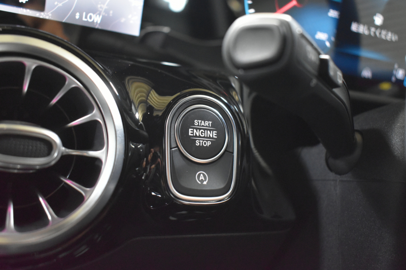 メルセデスベンツ Bクラス B200d AMGﾗｲﾝ AMGﾚｻﾞｰｴｸｽｸﾙｰｼﾌﾞP ｱﾄﾞﾊﾞﾝｽﾄﾞP ﾚｰﾀﾞｰｾｰﾌﾃｨP  ﾋｰﾀｰ付黒灰革 HUD 360ｶﾒﾗ ｱﾄﾞﾊﾞﾝｽﾄﾞｻｳﾝﾄﾞ ﾃﾞｨｽﾄﾛﾆｯｸ ﾌﾞﾗｲﾝﾄﾞｽﾎﾟｯﾄ ﾚｰﾝｷｰﾌﾟ AMGｴｱﾛ18AW ﾏﾙﾁLEDﾍｯﾄﾞﾗｲﾄ MBUXﾅﾋﾞTV ﾌｯﾄｹﾞｰﾄ 2年保証