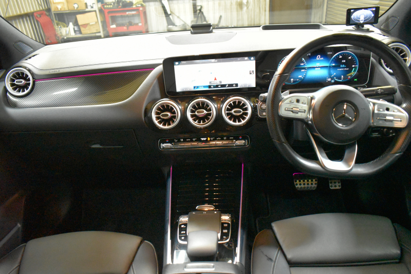 メルセデスベンツ Bクラス B200d AMGﾗｲﾝ AMGﾚｻﾞｰｴｸｽｸﾙｰｼﾌﾞP ｱﾄﾞﾊﾞﾝｽﾄﾞP ﾚｰﾀﾞｰｾｰﾌﾃｨP  ﾋｰﾀｰ付黒灰革 HUD 360ｶﾒﾗ ｱﾄﾞﾊﾞﾝｽﾄﾞｻｳﾝﾄﾞ ﾃﾞｨｽﾄﾛﾆｯｸ ﾌﾞﾗｲﾝﾄﾞｽﾎﾟｯﾄ ﾚｰﾝｷｰﾌﾟ AMGｴｱﾛ18AW ﾏﾙﾁLEDﾍｯﾄﾞﾗｲﾄ MBUXﾅﾋﾞTV ﾌｯﾄｹﾞｰﾄ 2年保証