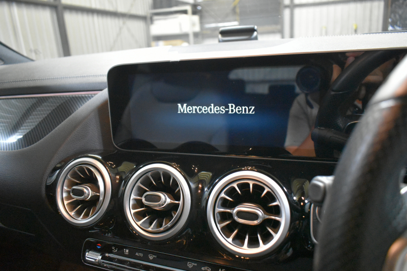 メルセデスベンツ Bクラス B200d AMGﾗｲﾝ AMGﾚｻﾞｰｴｸｽｸﾙｰｼﾌﾞP ｱﾄﾞﾊﾞﾝｽﾄﾞP ﾚｰﾀﾞｰｾｰﾌﾃｨP  ﾋｰﾀｰ付黒灰革 HUD 360ｶﾒﾗ ｱﾄﾞﾊﾞﾝｽﾄﾞｻｳﾝﾄﾞ ﾃﾞｨｽﾄﾛﾆｯｸ ﾌﾞﾗｲﾝﾄﾞｽﾎﾟｯﾄ ﾚｰﾝｷｰﾌﾟ AMGｴｱﾛ18AW ﾏﾙﾁLEDﾍｯﾄﾞﾗｲﾄ MBUXﾅﾋﾞTV ﾌｯﾄｹﾞｰﾄ 2年保証