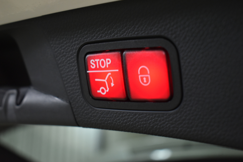 メルセデスベンツ Cクラス C200ﾜｺﾞﾝ 4MATIC AVG AMGﾗｲﾝ ﾚｻﾞｰｴｸｽｸﾙｰｼﾌﾞ ﾚｰﾀﾞｰSP  後期型 ﾊﾟﾉﾗﾏｻﾝﾙｰﾌ ﾐｰｺﾈｸﾄ ACC Lﾁｪﾝｼﾞ 誤発進 ﾋｰﾀｰ黒革 ﾌﾞﾙﾒS HUD AMGｴｱﾛ18AW ｷｰﾚｽGoPTS 液晶ﾒｰﾀｰ HUD ﾌｯﾄｹﾞｰﾄ ﾏﾙﾁｶﾗｰｱﾝﾋﾞｴﾝﾄ 地ﾃﾞｼﾞﾅﾋﾞBｶﾒﾗ 2年保証