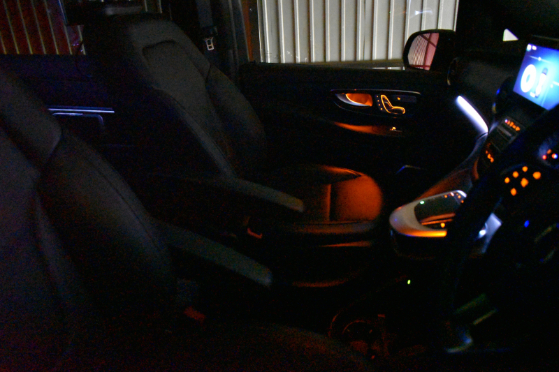 メルセデスベンツ Vクラス V220d ｱﾊﾞﾝｷﾞｬﾙﾄﾞﾛﾝｸﾞ AMGﾗｲﾝ ﾚｰﾀﾞｰP  1ｵｰﾅｰ車両 2.2L直4ﾀｰﾎﾞ ﾊﾟﾉﾗﾏｻﾝﾙｰﾌ  ﾋｰﾀｰ黒革 ﾃﾞｨｽﾄﾛ BSM Lｷｰﾌﾟ AMGｴｱﾛ19AW 両側電動ｽﾗｲﾄﾞ ﾌﾞﾙﾒS 電動Rｹﾞｰﾄ 地ﾃﾞｼﾞ360ｶﾒﾗ 2年保証