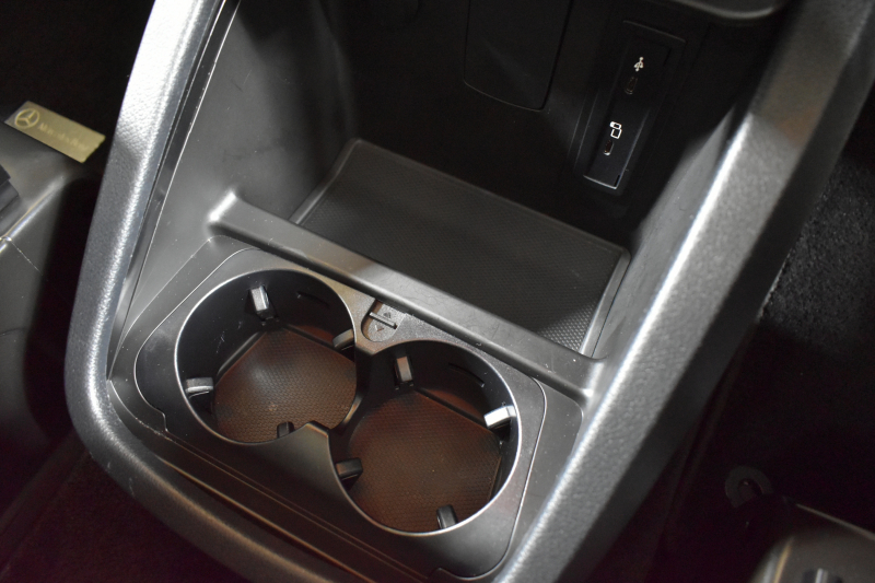 メルセデスベンツ Vクラス V220d ｱﾊﾞﾝｷﾞｬﾙﾄﾞﾛﾝｸﾞ AMGﾗｲﾝ ﾚｰﾀﾞｰP  1ｵｰﾅｰ車両 2.2L直4ﾀｰﾎﾞ ﾊﾟﾉﾗﾏｻﾝﾙｰﾌ  ﾋｰﾀｰ黒革 ﾃﾞｨｽﾄﾛ BSM Lｷｰﾌﾟ AMGｴｱﾛ19AW 両側電動ｽﾗｲﾄﾞ ﾌﾞﾙﾒS 電動Rｹﾞｰﾄ 地ﾃﾞｼﾞ360ｶﾒﾗ 2年保証