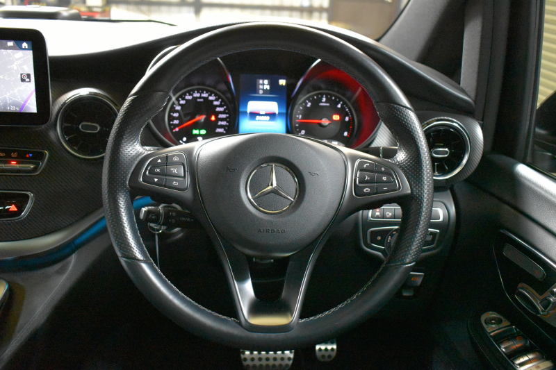 メルセデスベンツ Vクラス V220d ｱﾊﾞﾝｷﾞｬﾙﾄﾞﾛﾝｸﾞ AMGﾗｲﾝ ﾚｰﾀﾞｰP  1ｵｰﾅｰ車両 2.2L直4ﾀｰﾎﾞ ﾊﾟﾉﾗﾏｻﾝﾙｰﾌ  ﾋｰﾀｰ黒革 ﾃﾞｨｽﾄﾛ BSM Lｷｰﾌﾟ AMGｴｱﾛ19AW 両側電動ｽﾗｲﾄﾞ ﾌﾞﾙﾒS 電動Rｹﾞｰﾄ 地ﾃﾞｼﾞ360ｶﾒﾗ 2年保証