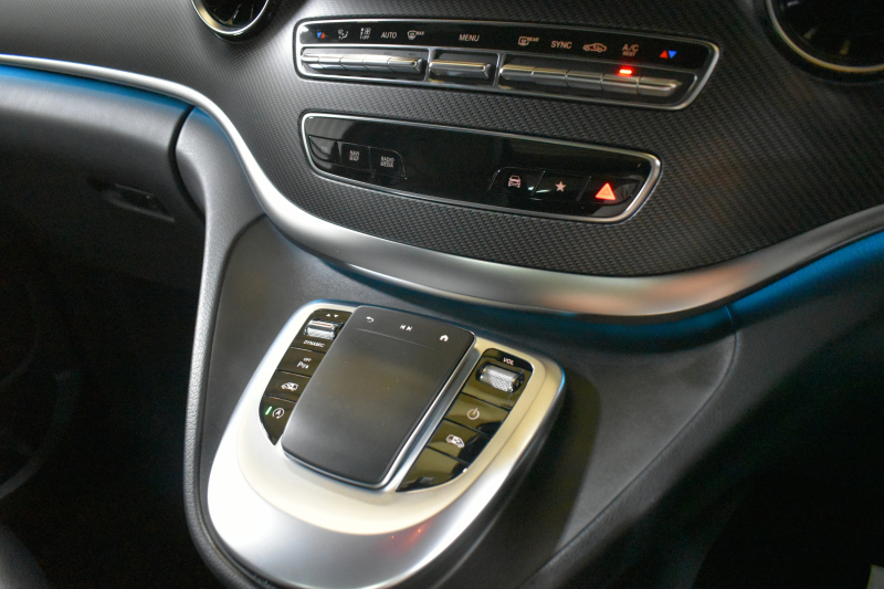 メルセデスベンツ Vクラス V220d ｱﾊﾞﾝｷﾞｬﾙﾄﾞﾛﾝｸﾞ AMGﾗｲﾝ ﾚｰﾀﾞｰP  1ｵｰﾅｰ車両 2.2L直4ﾀｰﾎﾞ ﾊﾟﾉﾗﾏｻﾝﾙｰﾌ  ﾋｰﾀｰ黒革 ﾃﾞｨｽﾄﾛ BSM Lｷｰﾌﾟ AMGｴｱﾛ19AW 両側電動ｽﾗｲﾄﾞ ﾌﾞﾙﾒS 電動Rｹﾞｰﾄ 地ﾃﾞｼﾞ360ｶﾒﾗ 2年保証