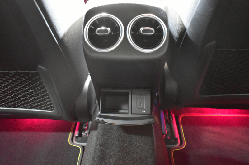 メルセデスベンツ Aクラス A180 Edition1 ﾚｰﾀﾞｰSP 限定250台 MEｺﾈｸﾄ MBUXｼｽﾃﾑ Edition1専用内装 ﾃﾞｨｽﾄﾛ BSM Lﾁｪﾝｼﾞ AMGｴｱﾛ19AW ﾏﾙﾁLED ｷｰGO PTS HUD 10.25ｲﾝﾁｺｯｸﾋﾟｯﾄﾃﾞｨｽﾌﾟﾚｲ 対話式ﾅﾋﾞTV 360ｶﾒﾗ 2年保証