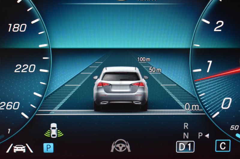 メルセデスベンツ Aクラス A180 Edition1 ﾚｰﾀﾞｰSP 限定250台 MEｺﾈｸﾄ MBUXｼｽﾃﾑ Edition1専用内装 ﾃﾞｨｽﾄﾛ BSM Lﾁｪﾝｼﾞ AMGｴｱﾛ19AW ﾏﾙﾁLED ｷｰGO PTS HUD 10.25ｲﾝﾁｺｯｸﾋﾟｯﾄﾃﾞｨｽﾌﾟﾚｲ 対話式ﾅﾋﾞTV 360ｶﾒﾗ 2年保証