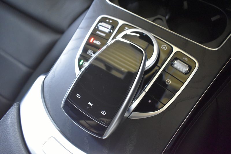 メルセデスベンツ Cクラス C200ﾜｺﾞﾝ AVG AMGﾗｲﾝ ﾚｰﾀﾞｰSP 後期型 9速 ﾐｰｺﾈｸﾄ ﾃﾞｨｽﾄﾛ LﾁｪﾝｼﾞﾌﾞﾗｲﾝﾄﾞS  誤発進 ﾋｰﾀｰ黒革 AMGｴｱﾛ18AW ｷｰﾚｽGo PTS 電動Rｹﾞｰﾄ 地ﾃﾞｼﾞBｶﾒﾗ 2年保証