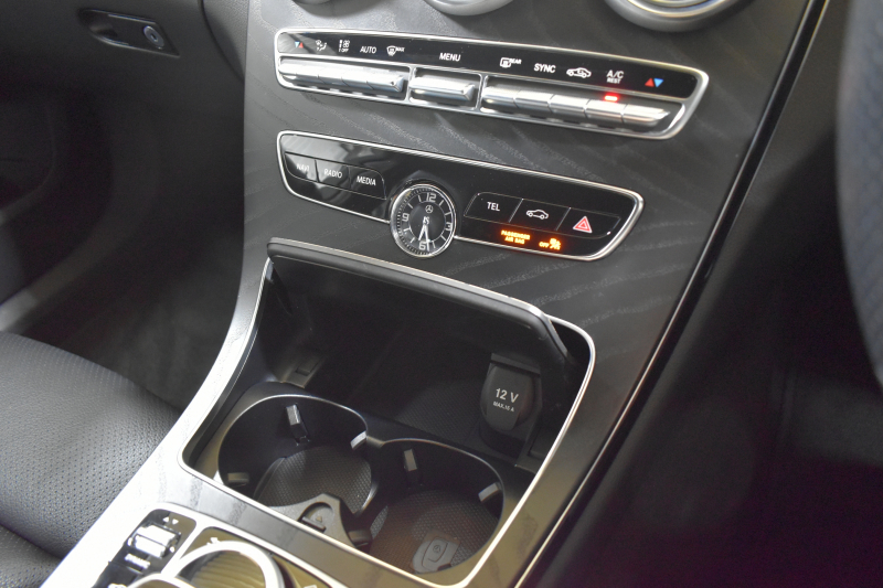 メルセデスベンツ Cクラス C200ﾜｺﾞﾝ AVG AMGﾗｲﾝ ﾚｰﾀﾞｰSP 後期型 9速 ﾐｰｺﾈｸﾄ ﾃﾞｨｽﾄﾛ LﾁｪﾝｼﾞﾌﾞﾗｲﾝﾄﾞS  誤発進 ﾋｰﾀｰ黒革 AMGｴｱﾛ18AW ｷｰﾚｽGo PTS 電動Rｹﾞｰﾄ 地ﾃﾞｼﾞBｶﾒﾗ 2年保証