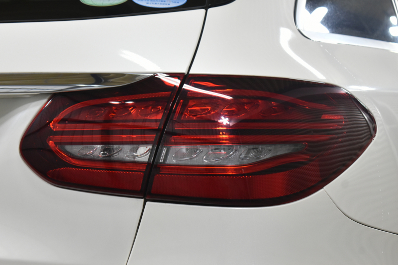 メルセデスベンツ Cクラス C200ﾜｺﾞﾝ AVG AMGﾗｲﾝ ﾚｰﾀﾞｰSP 後期型 9速 ﾐｰｺﾈｸﾄ ﾃﾞｨｽﾄﾛ LﾁｪﾝｼﾞﾌﾞﾗｲﾝﾄﾞS  誤発進 ﾋｰﾀｰ黒革 AMGｴｱﾛ18AW ｷｰﾚｽGo PTS 電動Rｹﾞｰﾄ 地ﾃﾞｼﾞBｶﾒﾗ 2年保証