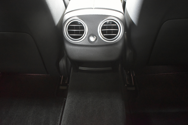 メルセデスベンツ Cクラス C200ﾜｺﾞﾝ AVG AMGﾗｲﾝ ﾚｰﾀﾞｰSP 後期型 9速 ﾐｰｺﾈｸﾄ ﾃﾞｨｽﾄﾛ LﾁｪﾝｼﾞﾌﾞﾗｲﾝﾄﾞS  誤発進 ﾋｰﾀｰ黒革 AMGｴｱﾛ18AW ｷｰﾚｽGo PTS 電動Rｹﾞｰﾄ 地ﾃﾞｼﾞBｶﾒﾗ 2年保証