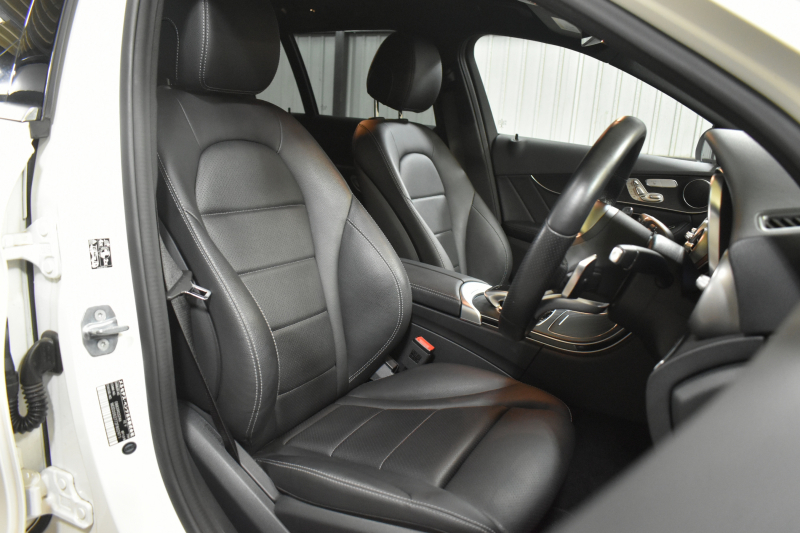 メルセデスベンツ Cクラス C200ﾜｺﾞﾝ AVG AMGﾗｲﾝ ﾚｰﾀﾞｰSP 後期型 9速 ﾐｰｺﾈｸﾄ ﾃﾞｨｽﾄﾛ LﾁｪﾝｼﾞﾌﾞﾗｲﾝﾄﾞS  誤発進 ﾋｰﾀｰ黒革 AMGｴｱﾛ18AW ｷｰﾚｽGo PTS 電動Rｹﾞｰﾄ 地ﾃﾞｼﾞBｶﾒﾗ 2年保証