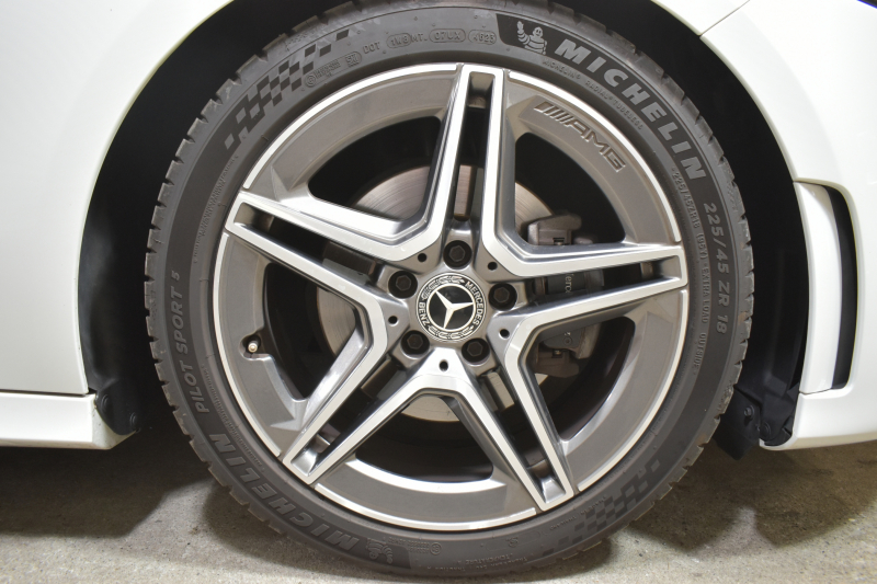 メルセデスベンツ Aクラス A200d AMGﾗｲﾝ AMGﾚｻﾞｰｴｸｽｸﾙｰｼﾌﾞ ｱﾄﾞﾊﾞﾝｽﾄﾞ/ﾚｰﾀﾞｰｾｰﾌﾃｨP ﾃﾞｨｰｾﾞﾙ燃費 18.8km MEｺﾈｸﾄ 8速AT ﾊﾟﾉﾗﾏｻﾝﾙｰﾌ ﾋｰﾀｰ黒灰革 ﾃﾞｨｽﾄﾛ BSM Lﾁｪﾝｼﾞ AMGｴｱﾛ18AW ｷｰﾚｽGO PTS HUD ｱﾄﾞﾊﾞﾝｽﾄﾞｻｳﾝﾄﾞ 対話式ﾅﾋﾞ 360ｶﾒﾗ 2年保証