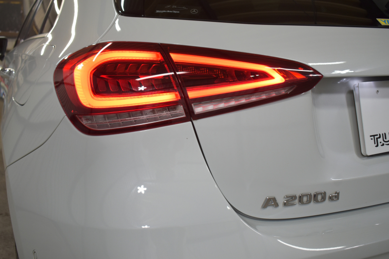 メルセデスベンツ Aクラス A200d AMGﾗｲﾝ AMGﾚｻﾞｰｴｸｽｸﾙｰｼﾌﾞ ｱﾄﾞﾊﾞﾝｽﾄﾞ/ﾚｰﾀﾞｰｾｰﾌﾃｨP ﾃﾞｨｰｾﾞﾙ燃費 18.8km MEｺﾈｸﾄ 8速AT ﾊﾟﾉﾗﾏｻﾝﾙｰﾌ ﾋｰﾀｰ黒灰革 ﾃﾞｨｽﾄﾛ BSM Lﾁｪﾝｼﾞ AMGｴｱﾛ18AW ｷｰﾚｽGO PTS HUD ｱﾄﾞﾊﾞﾝｽﾄﾞｻｳﾝﾄﾞ 対話式ﾅﾋﾞ 360ｶﾒﾗ 2年保証