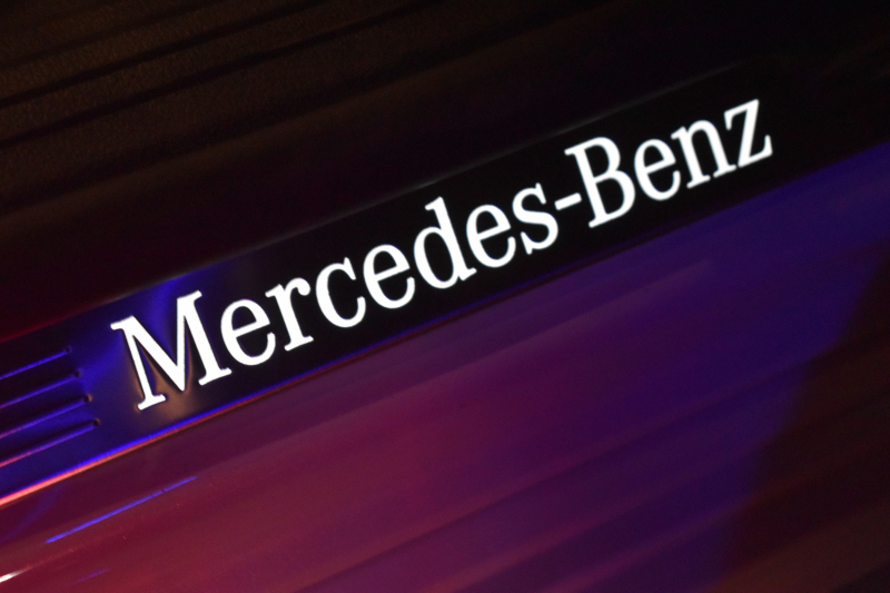 メルセデスベンツ Aクラス A200d AMGﾗｲﾝ AMGﾚｻﾞｰｴｸｽｸﾙｰｼﾌﾞ ｱﾄﾞﾊﾞﾝｽﾄﾞ/ﾚｰﾀﾞｰｾｰﾌﾃｨP ﾃﾞｨｰｾﾞﾙ燃費 18.8km MEｺﾈｸﾄ 8速AT ﾊﾟﾉﾗﾏｻﾝﾙｰﾌ ﾋｰﾀｰ黒灰革 ﾃﾞｨｽﾄﾛ BSM Lﾁｪﾝｼﾞ AMGｴｱﾛ18AW ｷｰﾚｽGO PTS HUD ｱﾄﾞﾊﾞﾝｽﾄﾞｻｳﾝﾄﾞ 対話式ﾅﾋﾞ 360ｶﾒﾗ 2年保証