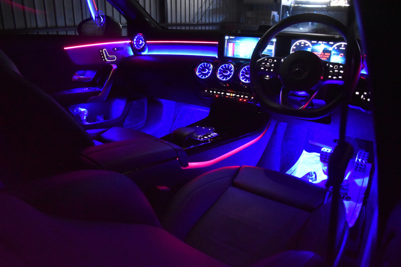 メルセデスベンツ Aクラス A200d AMGﾗｲﾝ AMGﾚｻﾞｰｴｸｽｸﾙｰｼﾌﾞ ｱﾄﾞﾊﾞﾝｽﾄﾞ/ﾚｰﾀﾞｰｾｰﾌﾃｨP ﾃﾞｨｰｾﾞﾙ燃費 18.8km MEｺﾈｸﾄ 8速AT ﾊﾟﾉﾗﾏｻﾝﾙｰﾌ ﾋｰﾀｰ黒灰革 ﾃﾞｨｽﾄﾛ BSM Lﾁｪﾝｼﾞ AMGｴｱﾛ18AW ｷｰﾚｽGO PTS HUD ｱﾄﾞﾊﾞﾝｽﾄﾞｻｳﾝﾄﾞ 対話式ﾅﾋﾞ 360ｶﾒﾗ 2年保証