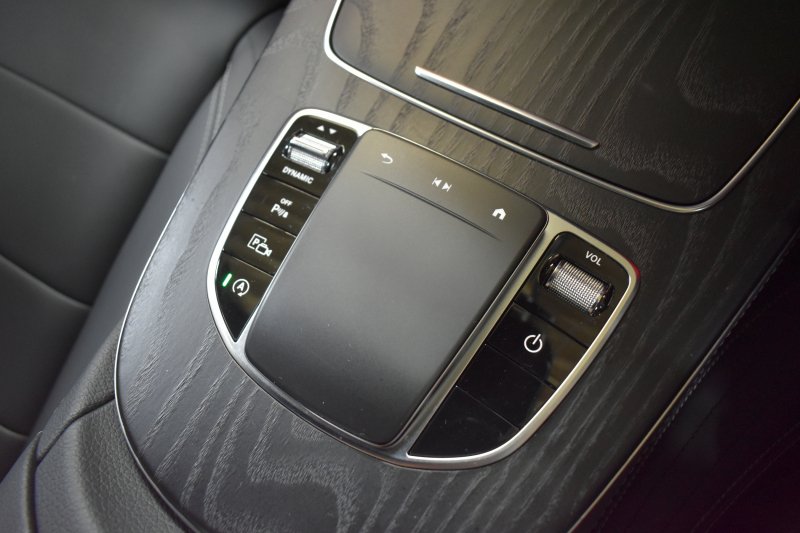 メルセデスベンツ Eクラス E200 ｽﾎﾟｰﾂ ｴｸｽｸﾙｰｼﾌﾞP AMGﾗｲﾝｲﾝﾃﾘｱP ﾚｰﾀﾞｰｾｰﾌﾃｨP 後期 1ｵｰﾅｰ 全席ﾋｰﾀｰ黒革 ﾌﾞﾙﾒｽﾀｰ HUD AMGｴｱﾛ19AW AIRﾅﾋﾞTV 360ｶﾒﾗ ﾃﾞｨｽﾄﾛ ﾌﾞﾗｲﾝﾄﾞｽﾎﾟｯﾄ ﾚｰﾝｷｰﾌﾟ ｷｰﾚｽGO 電動ﾄﾗﾝｸ 2年保証